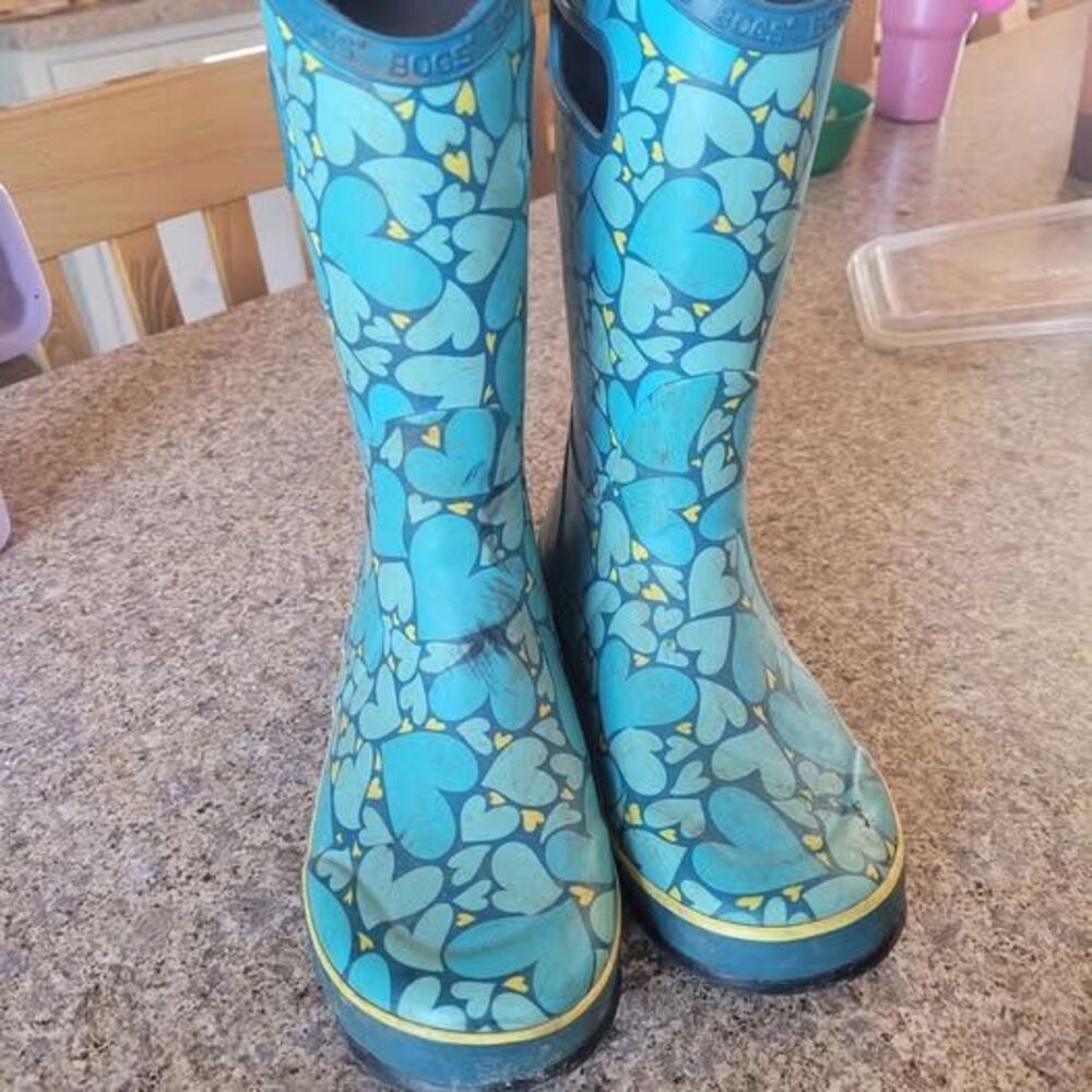 BOGS girls size 5 rain boots